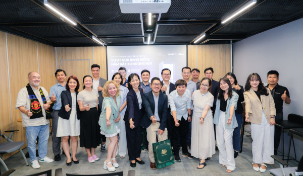 Vượt Sóng Cạnh Tranh – Bứt Phá Tăng Trưởng: Giải Mã Tương Lai Ngành Bán Lẻ Việt Nam Vượt Sóng Cạnh Tranh – Bứt Phá Tăng Trưởng: Giải Mã Tương Lai Ngành Bán Lẻ Việt Nam